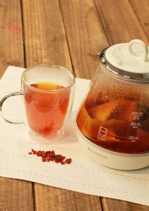 【秋の薬膳茶】ローズヒップと梨皮の紅茶-レシピのメイン写真