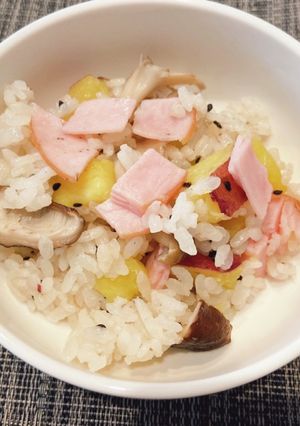 ハムとさつまいもの炊き込みご飯-レシピのメイン写真