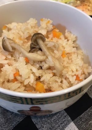 簡単 人参としめじの炊き込みご飯-レシピのメイン写真