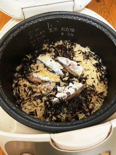 オイルサーディンとひじきの炊き込みご飯-レシピのメイン写真