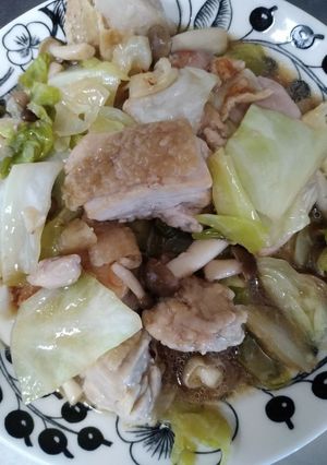 簡単に♪鶏もも肉とキャベツのガリバタ炒め-レシピのメイン写真