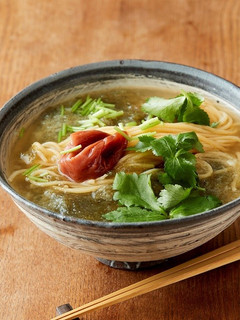 ゆで汁も使って!梅干しととろろ昆布そば-レシピのメイン写真