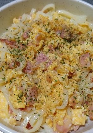 カリカリベーコンと玉子の混ぜ麺-レシピのメイン写真
