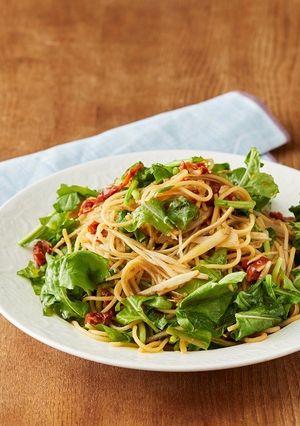 ドライトマトとごぼう、ハーブのパスタ-レシピのメイン写真