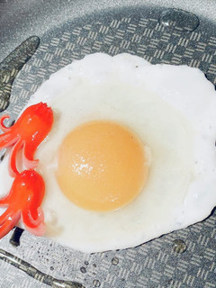 可愛い♪お弁当に!赤いタコさんの目玉焼き-レシピのメイン写真