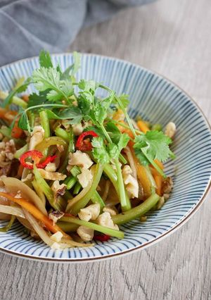 セロリのスパイシー炒め(ヴィーガン）-レシピのメイン写真