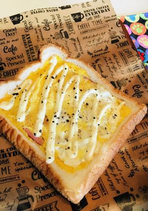 寝ぼけ眼の朝ごはん★チンする玉子パン-レシピのメイン写真
