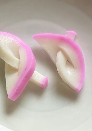 椀（お吸い物）やお弁当に！蒲鉾の飾り切り-レシピのメイン写真