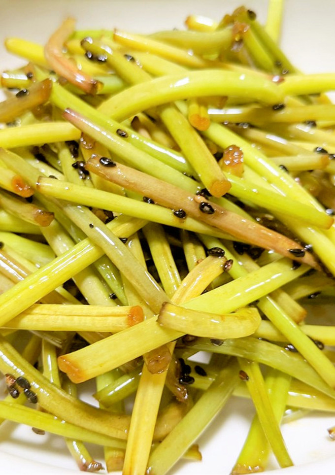 サツマイモの茎の麺つゆバター炒め-レシピのメイン写真