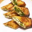 鶏ササミとアボカドチーズの春巻き