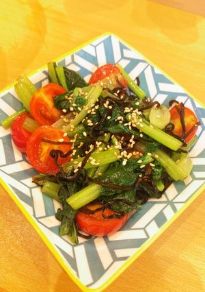 小松菜とトマトの塩昆布和え-レシピのメイン写真