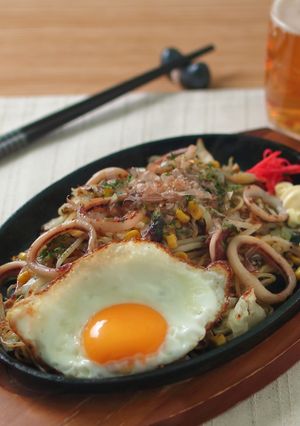 屋台風！イカのバター醤油焼きそば♪-レシピのメイン写真