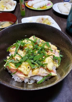 炙りサーモンチーズ丼-レシピのメイン写真