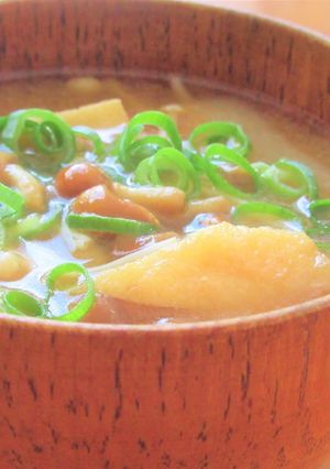 なめこと大根と油揚げの味噌汁-レシピのメイン写真