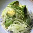 青パパイヤとアボカドのサラダ