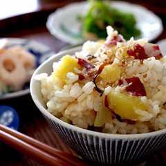 A picture of さつまいもと塩昆布のごはん.