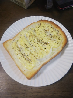 とろけるチーズと玉ねぎマヨ食パン♪-レシピのメイン写真