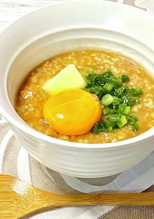 レトルトで簡単⭐️味噌バター風味の月見粥-レシピのメイン写真