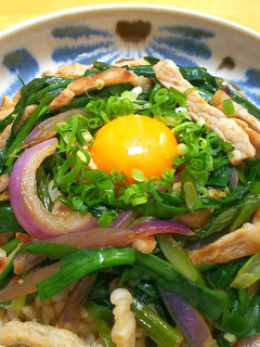 豚ロースとニラ◎玄米ご飯で簡単スタミナ丼-レシピのメイン写真