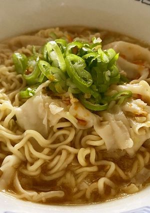 野菜も肉もワンタンも☆欲張りみそラーメン-レシピのメイン写真