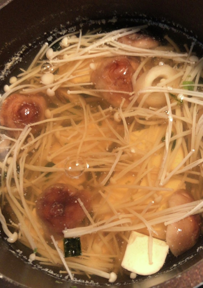 簡単！えのきとしいたけの松茸のお吸い物-レシピのメイン写真