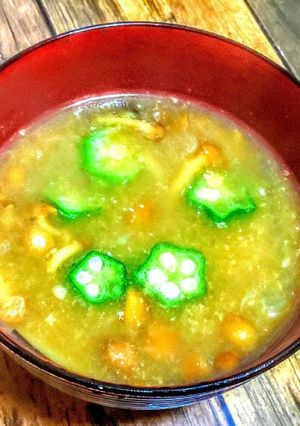 夏から秋へ 夏野菜と秋野菜と茸のお味噌汁-レシピのメイン写真