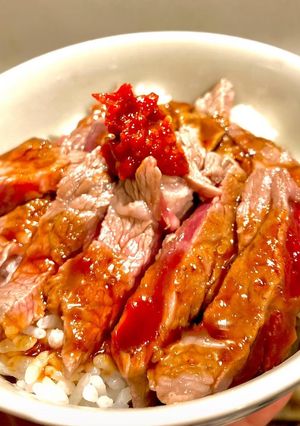 ステーキ丼に辛旨米麹醤-レシピのメイン写真