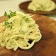 うどんでクリーミーアボカド