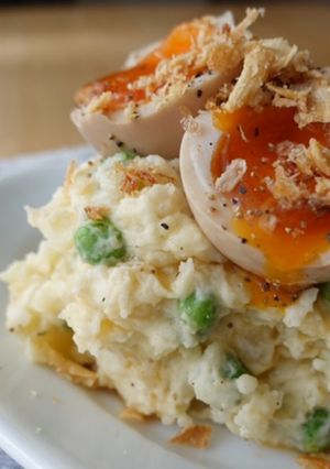 味玉をのっけた一石二鳥ポテトサラダ-レシピのメイン写真
