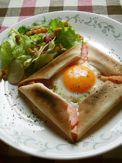 春巻きの皮で♪簡単ハムチーズガレット-レシピのメイン写真