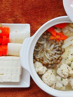 松茸のお吸い物・鶏団子鍋-レシピのメイン写真