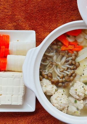 松茸のお吸い物・鶏団子鍋-レシピのメイン写真