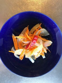 たまねぎと人参の酸っぱ辛いピクルス-レシピのメイン写真