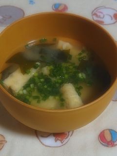 わかめ・油揚げ・豆腐の味噌汁-レシピのメイン写真