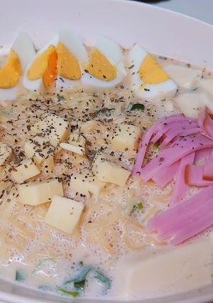 偏愛レシピ／チーズ乗せミルク味噌ラーメン-レシピのメイン写真