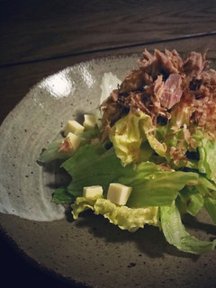 コロコロチーズのせ◎おかかとツナのサラダ-レシピのメイン写真