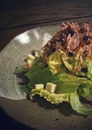 コロコロチーズのせ◎おかかとツナのサラダ-レシピのメイン写真