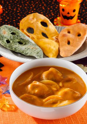 ３色おばけナンで食べるバターチキンカレー-レシピのメイン写真