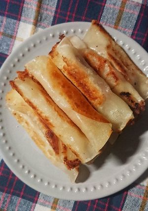 餃子の皮で、パリとろっベーコンチーズ巻き-レシピのメイン写真