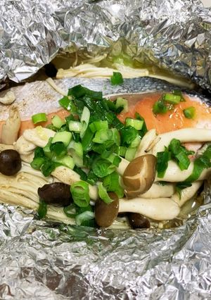 きのこたーっぷり！鮭のホイル焼き-レシピのメイン写真