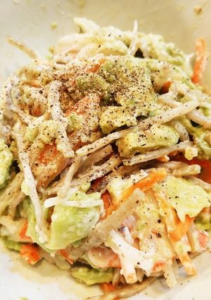 市販のごぼうサラダで☆アボカドサラダ-レシピのメイン写真