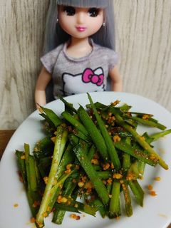 リカちゃん♡ニラとピーナッツラー油和え♪-レシピのメイン写真