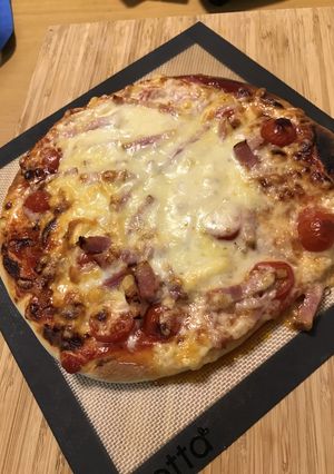 オリーブオイル香るベーコンピザ-レシピのメイン写真