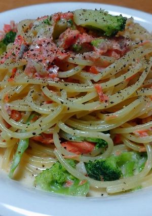 鮭とブロッコリーのクリームパスタ-レシピのメイン写真