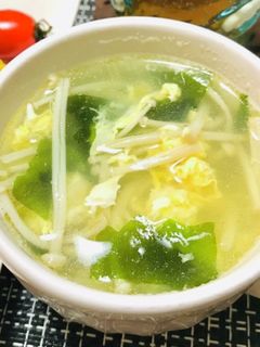 えのきと卵とワカメのスープ・中華風スープ-レシピのメイン写真
