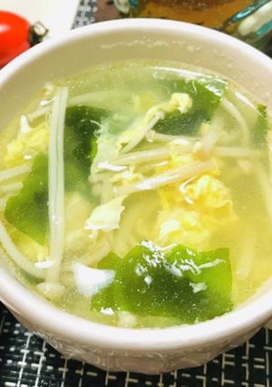 えのきと卵とワカメのスープ・中華風スープ-レシピのメイン写真