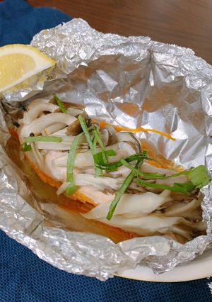 簡単フライパンで♪鮭のホイル焼き-レシピのメイン写真