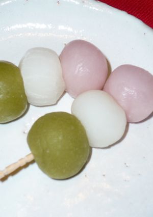 【レンジで簡単和菓子】ちいさな三色団子-レシピのメイン写真