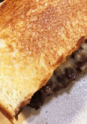 あんことチーズでホットサンド-レシピのメイン写真