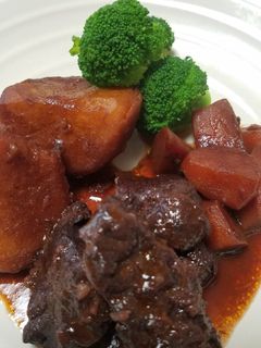 お二人さんの☆牛すね肉の赤ワイン煮!-レシピのメイン写真